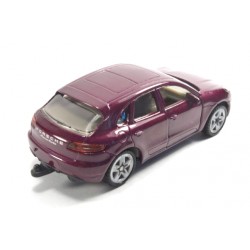Porsche Macan with Dethleff caravan