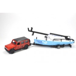 Mercedes AMG G65 met zeilboot