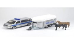 Volkswagen Transporter T5 Facelift mit Pferdeanhänger Polizei
