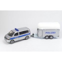 Volkswagen Transporter T5 Facelift with horse trailer Polizei