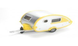 Volkswagen New Beetle with T@B caravan