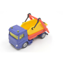 Volvo FM with skip