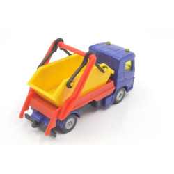 Volvo FM with skip