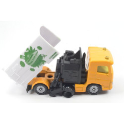 Volvo FM met Faun straatveegmachine