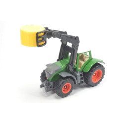 Fendt mit Ballenzange