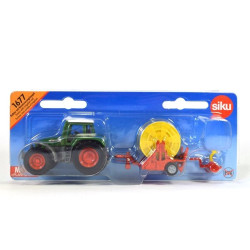 Fendt Favorit 926 Vario with irrigation reel