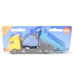 Volvo FH16 with roll-off container