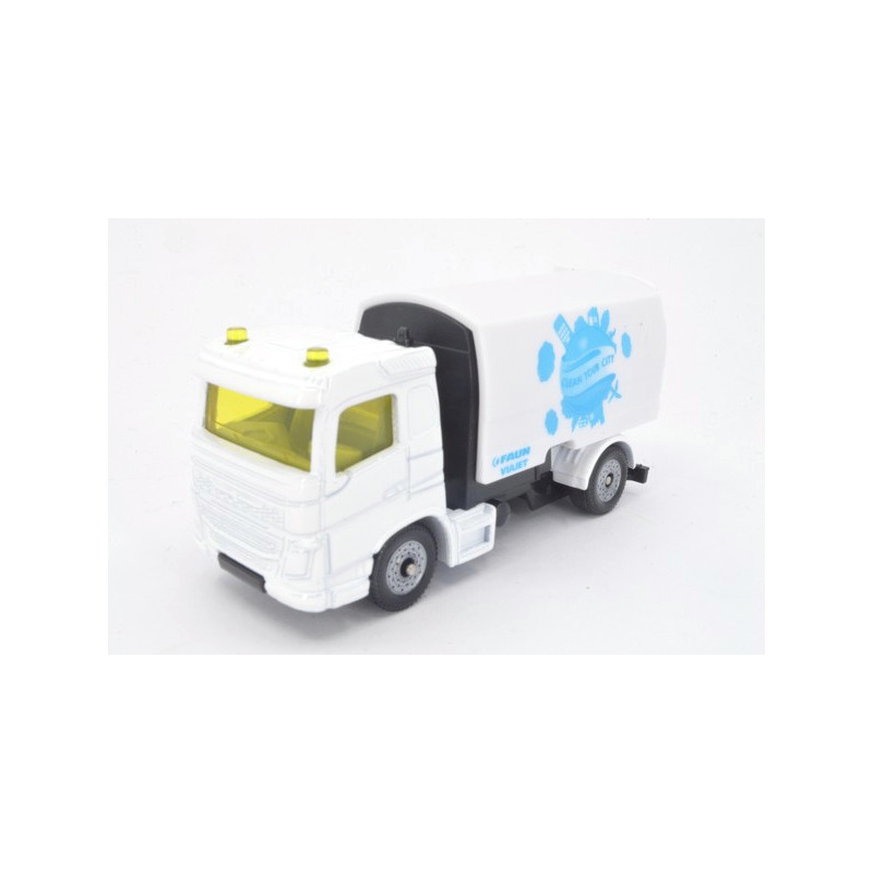 Volvo FM met Faun straatveegmachine