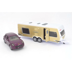 Porsche Macan with Dethleff caravan