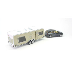 Porsche Cayenne met Dethleff caravan
