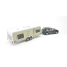Porsche Cayenne met Dethleff caravan