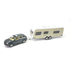 Porsche Cayenne met Dethleff caravan