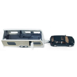 Porsche Cayenne met Dethleff caravan