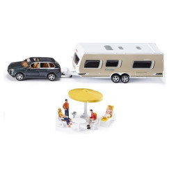 Porsche Cayenne met Dethleff caravan