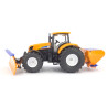 New Holland T9090 mit Schneepflug und Streuer