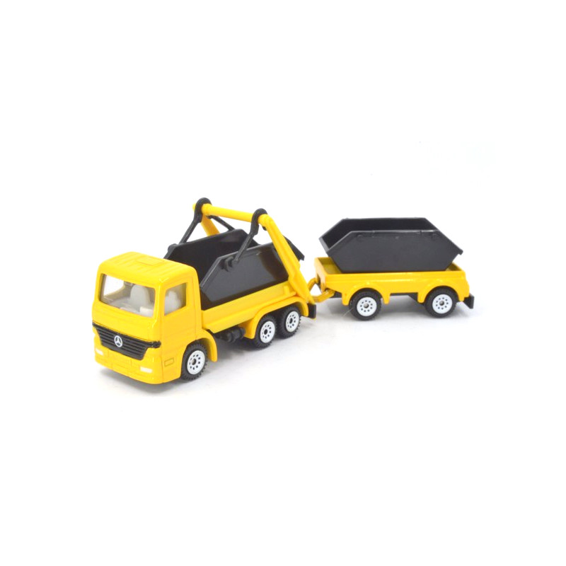 Mercedes Actros mit Anhänger und Containern