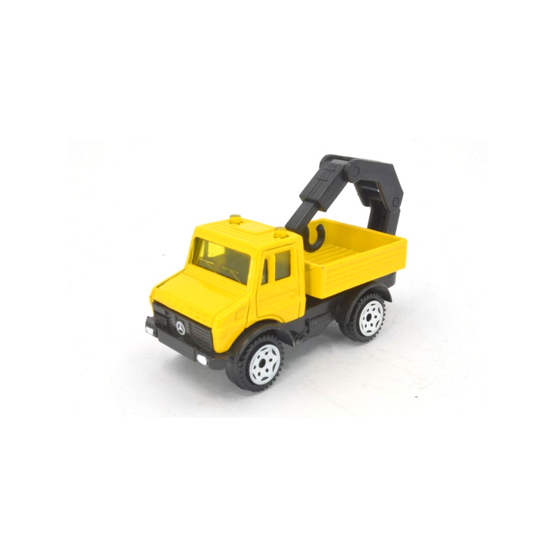Unimog mit Kran