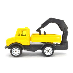 Unimog mit Kran