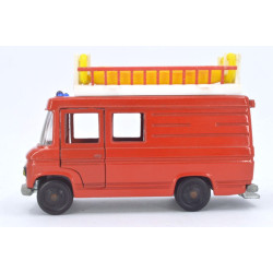 Mercedes 406 Wasserrettungswagen