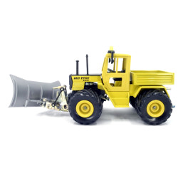 Mercedes MB-Trac 800 met sneeuwploeg