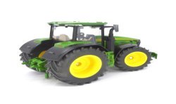 John Deere 8R 370 tractor