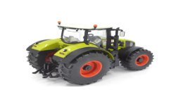 Claas Axion 950 tractor