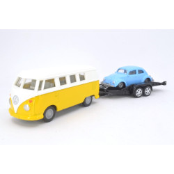 Volkswagen T1 met aanhanger en VW Kever