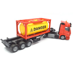 Mercedes-Benz Arocs met oplegger en tankcontainer