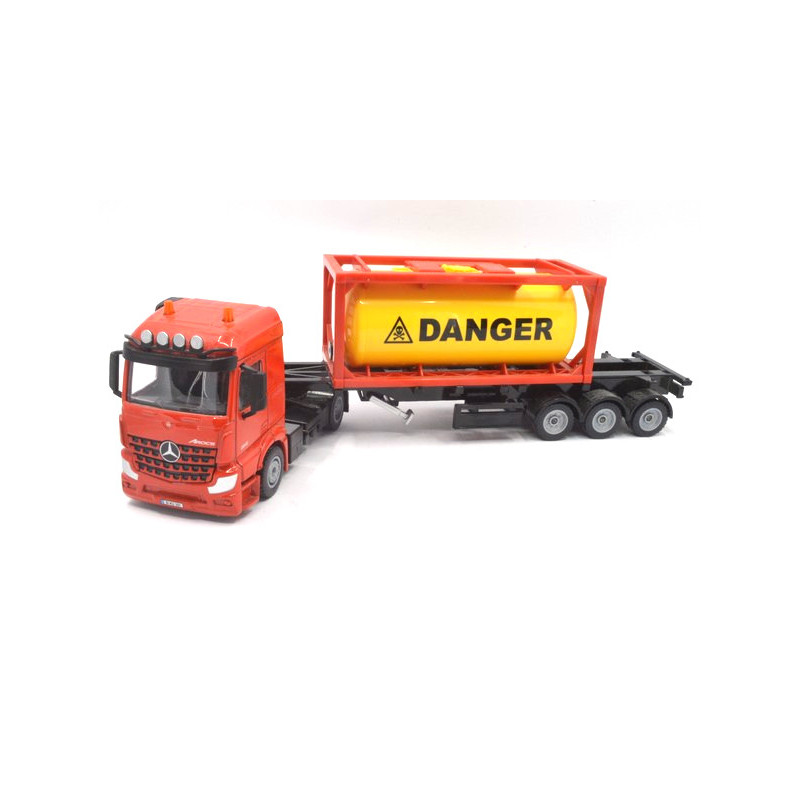 Mercedes-Benz Arocs met oplegger en tankcontainer