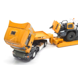 Scania R620 met dieplader en Liebherr 556 wiellader
