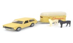 Range Rover with horse trailer