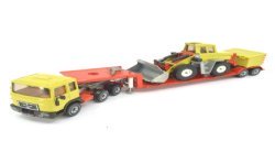 MAN 8.156F with low loader and wheel loader