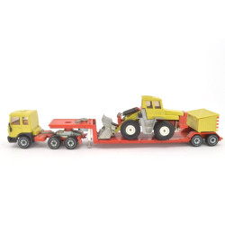 MAN 8.156F with low loader and wheel loader