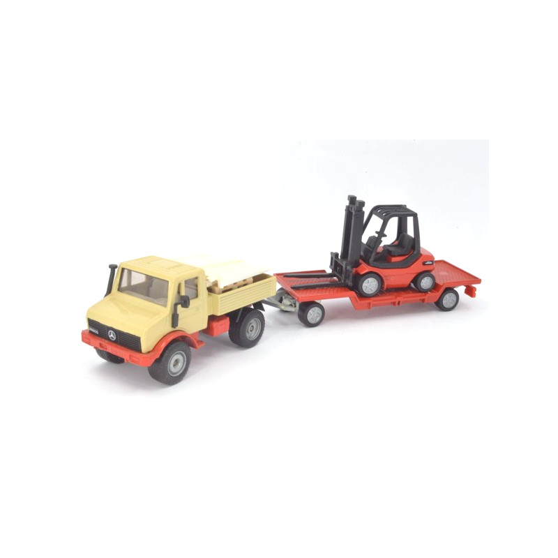 Mercedes Unimog 1500 with forklift