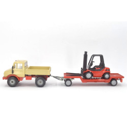 Mercedes Unimog 1500 with forklift