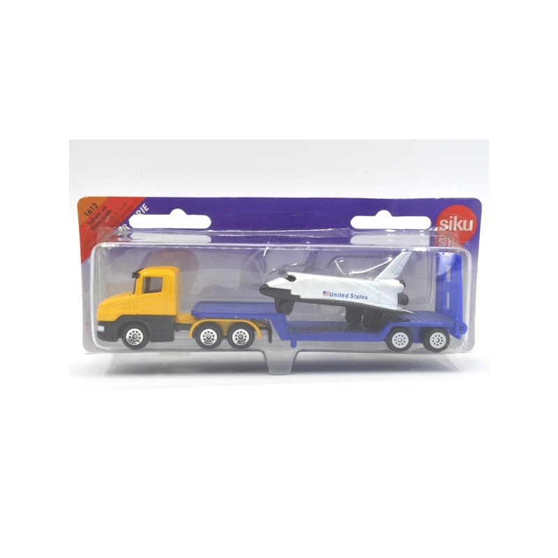 Scania CT14 with low loader and Space Shuttle