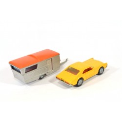 Oldsmobile Toronado with caravan