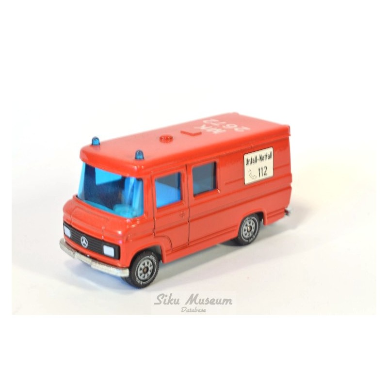 Mercedes 406 Rettungsdienst