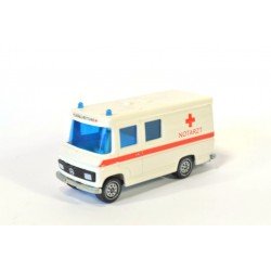Mercedes 406 Rettungsdienst