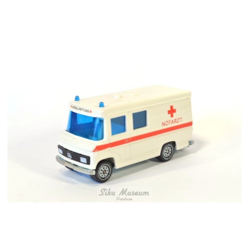 Mercedes 406 Rettungsdienst