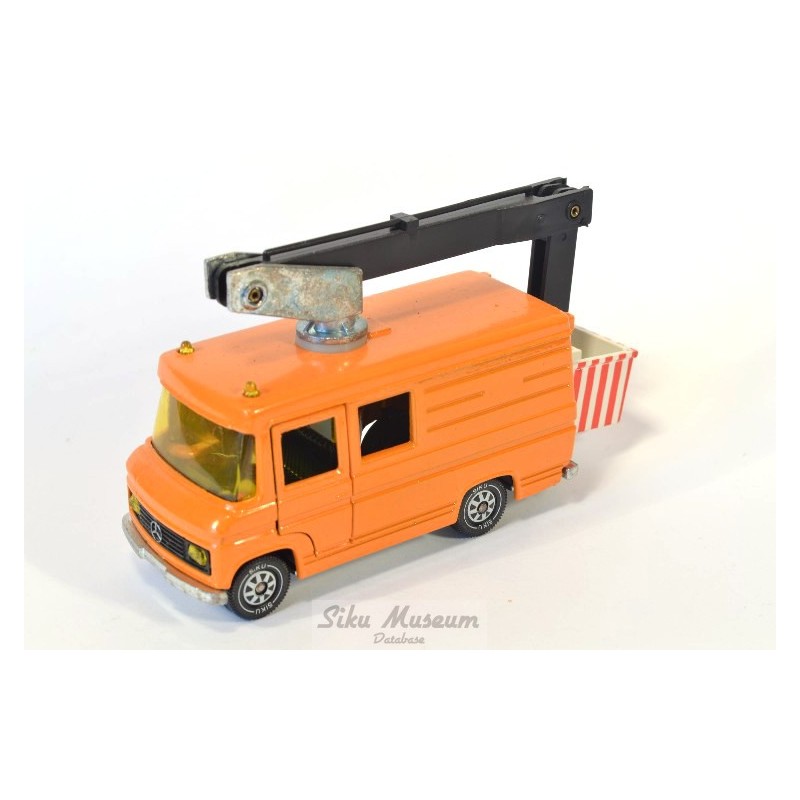 Mercedes 406 hoogwerker