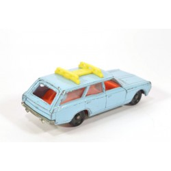 Opel Rekord Caravan met ski