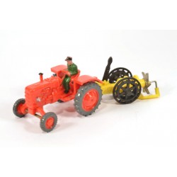 Fahr tractor met hooimachine
