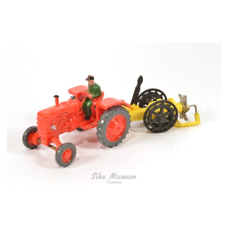 Fahr tractor met hooimachine