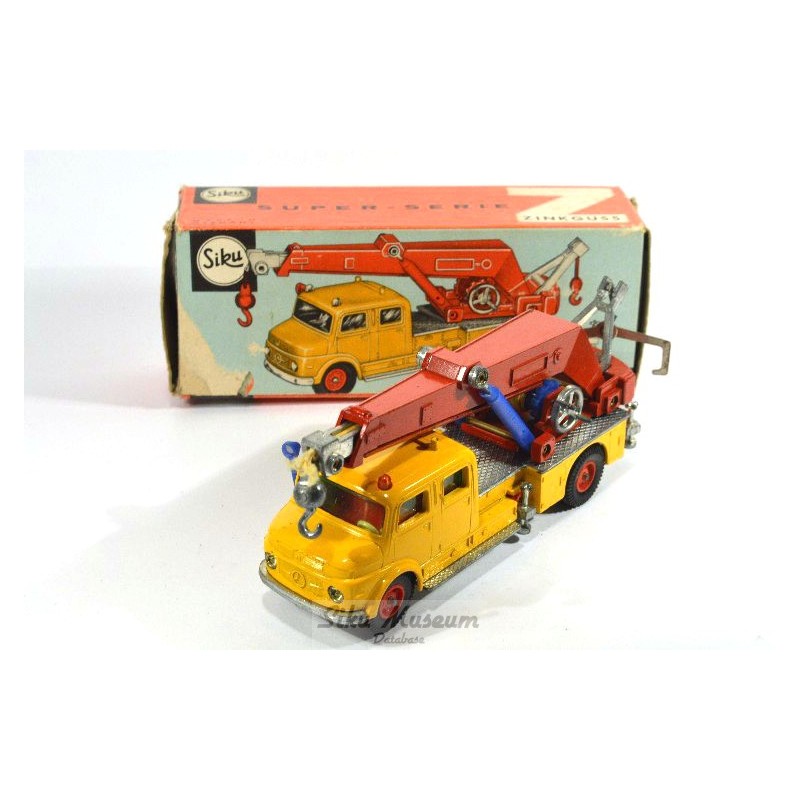 Mercedes mobile crane