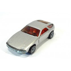 Porsche 928