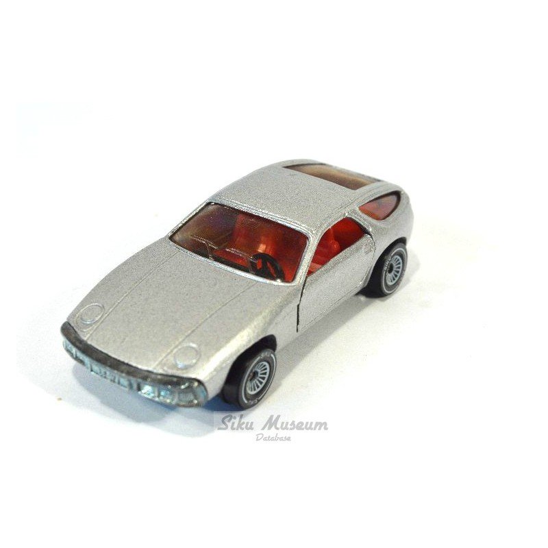 Porsche 928