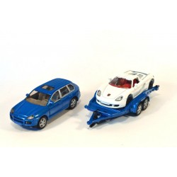 Porsche Cayenne mit AnhÃ¤nger und Porsche
