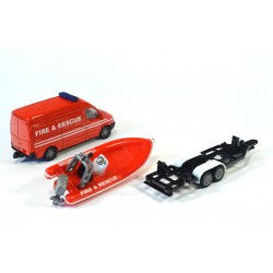 Mercedes Sprinter mit AnhÃ¤nger und Boot Fire & Rescue