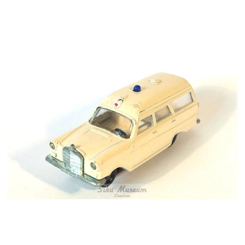 Mercedes 190 Ambulance